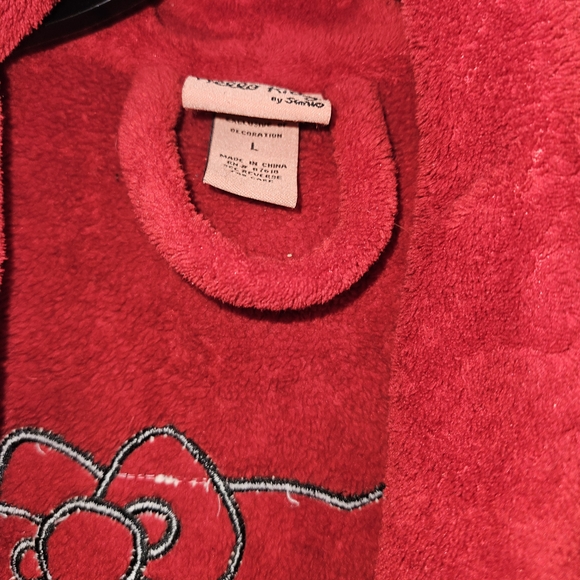 Hello Kitty Red Robe - Picture 4 of 7
